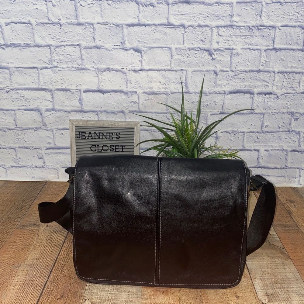 Boconi Black Leather Garth Slim Mailbag Messenger Laptop Bag with Shoulder Strap